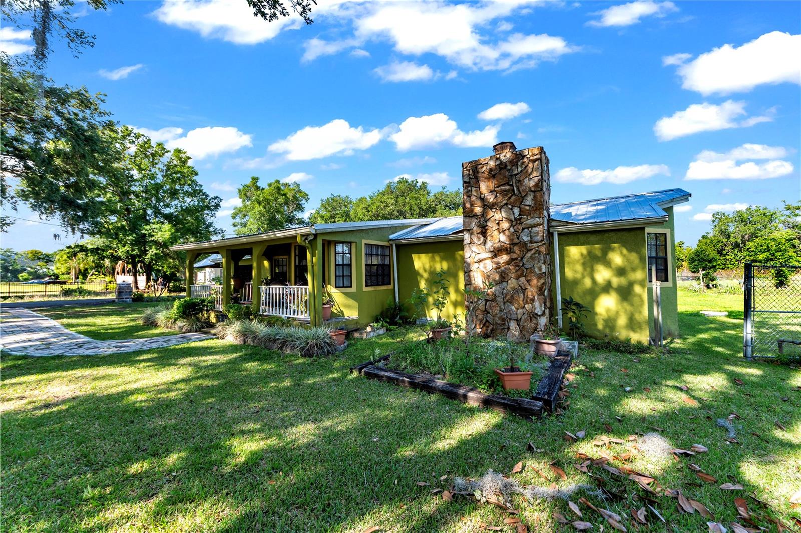 13610 Acker Rd Property Photo 2