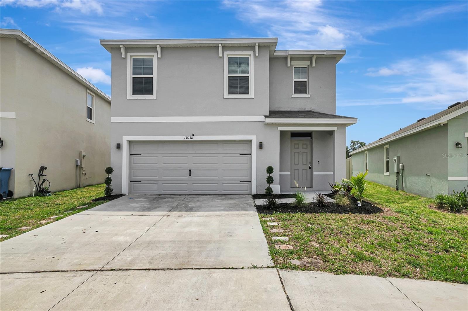 17038 Wave Tressle Pl Property Photo 2