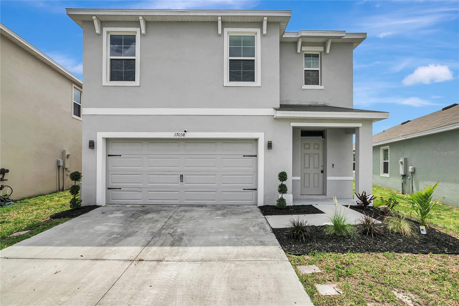 17038 Wave Tressle Pl Property Photo 3