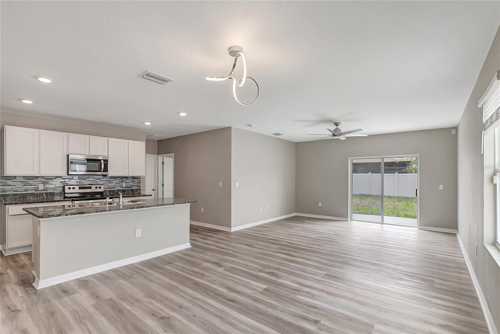 17038 Wave Tressle Pl Property Photo 7