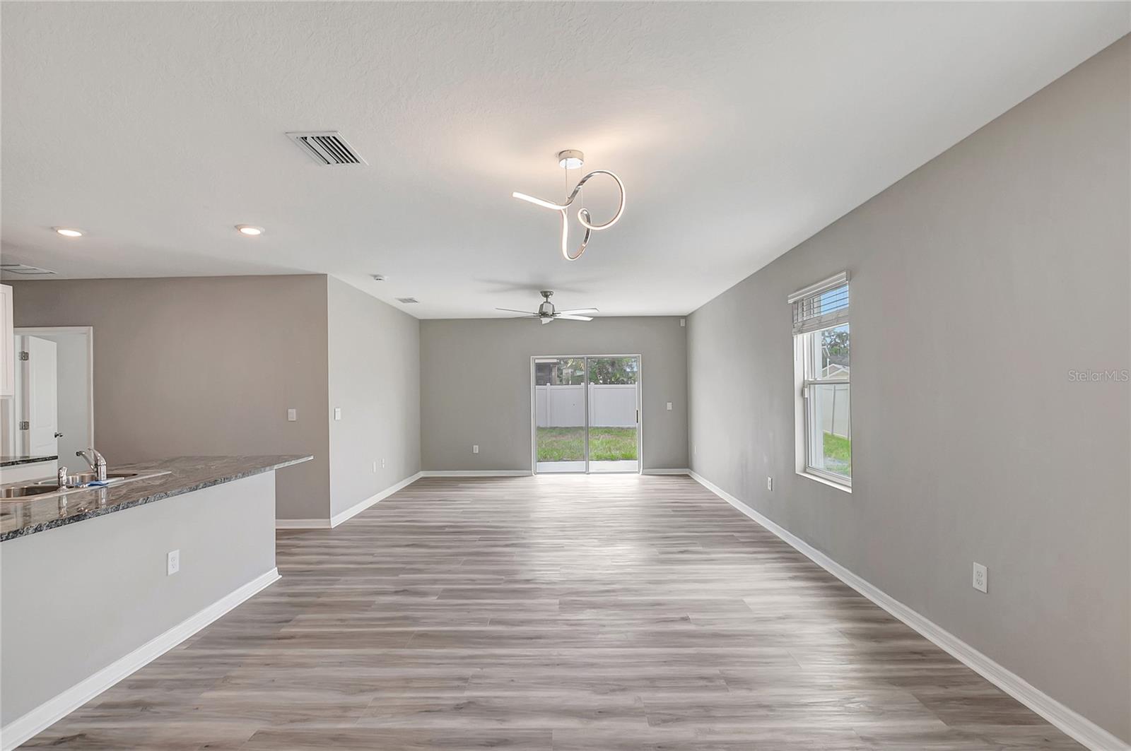 17038 Wave Tressle Pl Property Photo 13