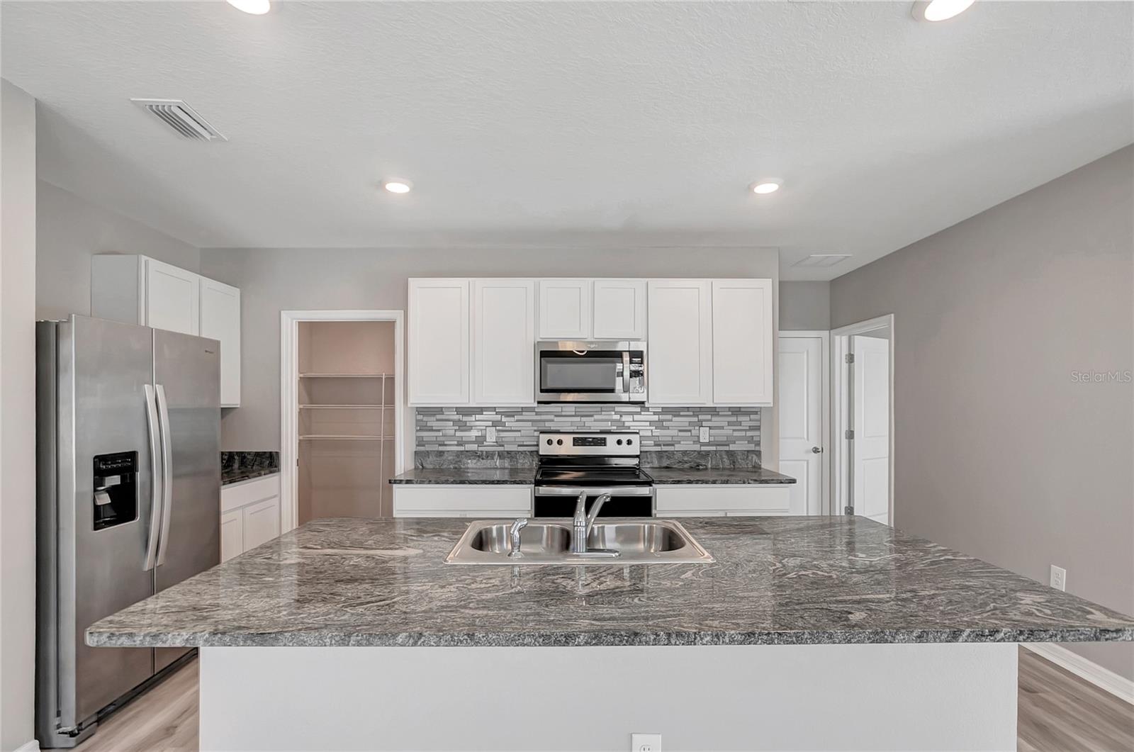 17038 Wave Tressle Pl Property Photo 15