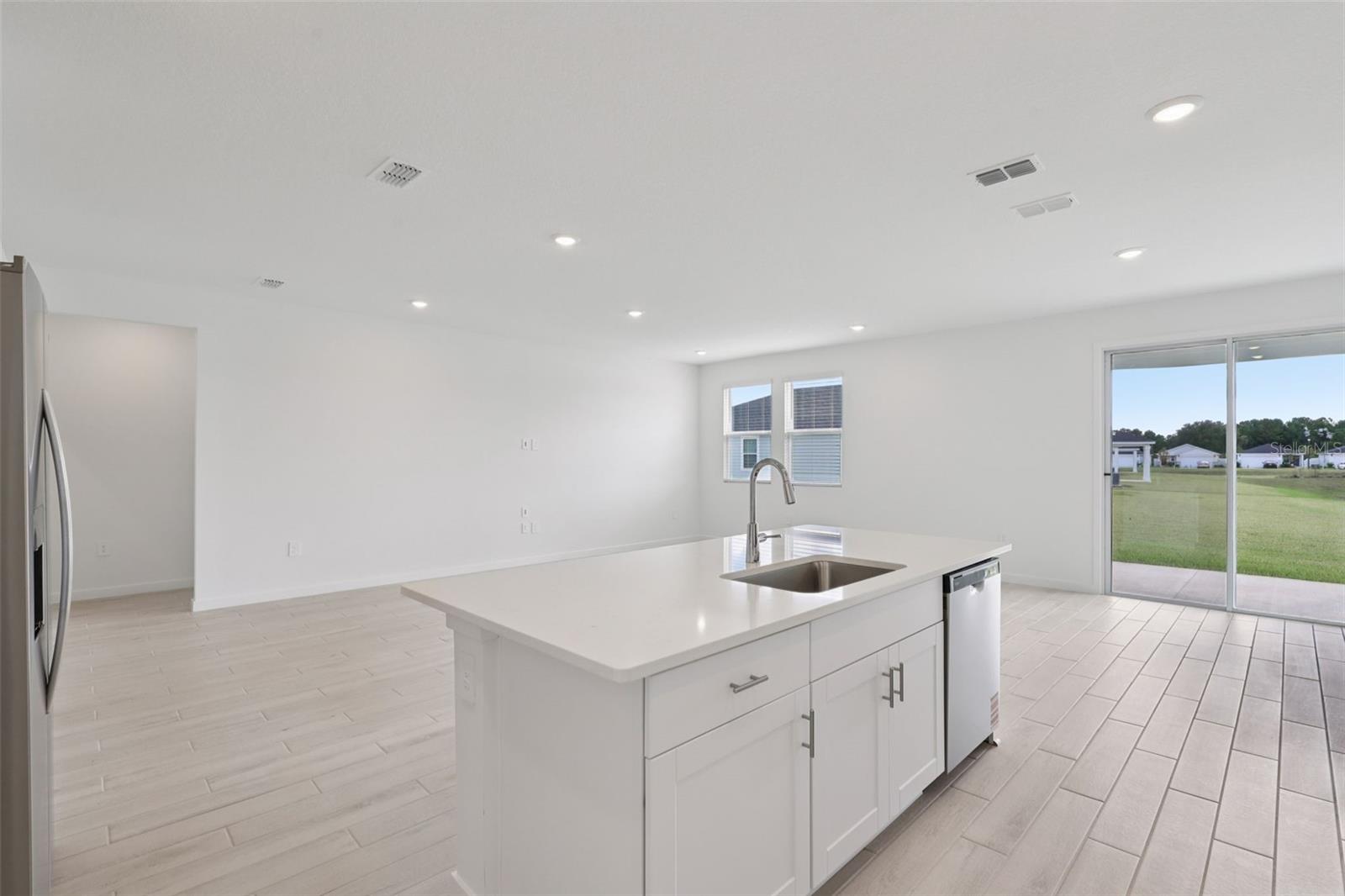 76 Ararat Dr Property Photo 3