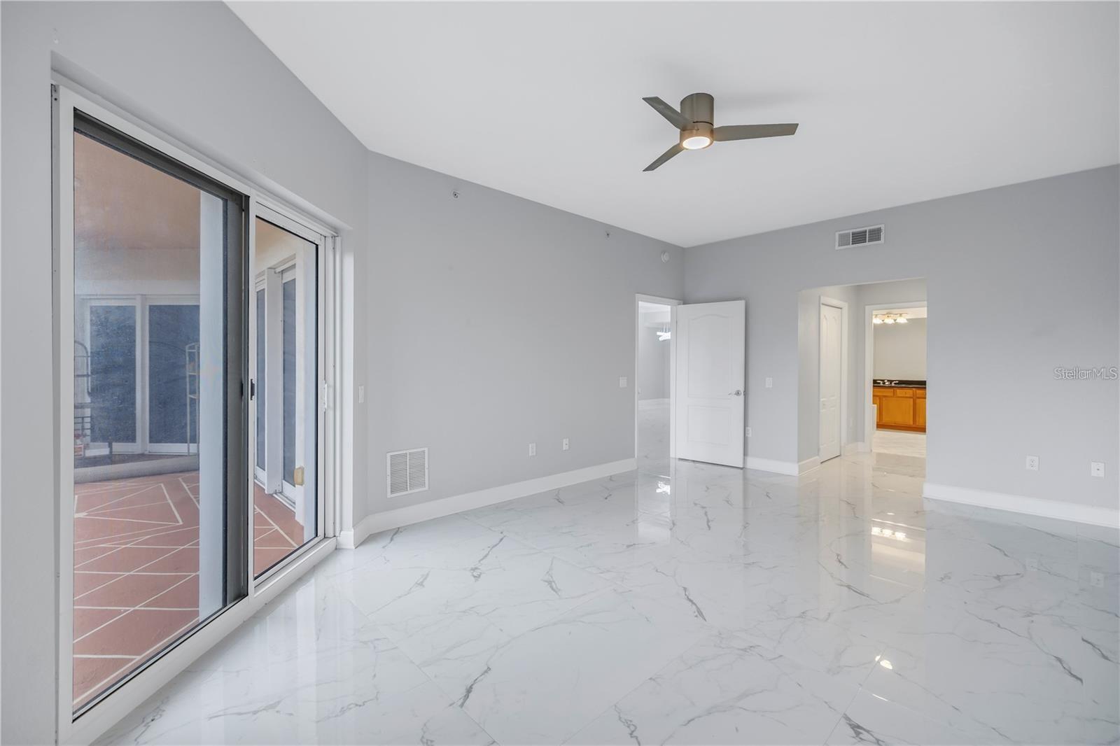 12077 Gandy Blvd N #332 Property Photo 16