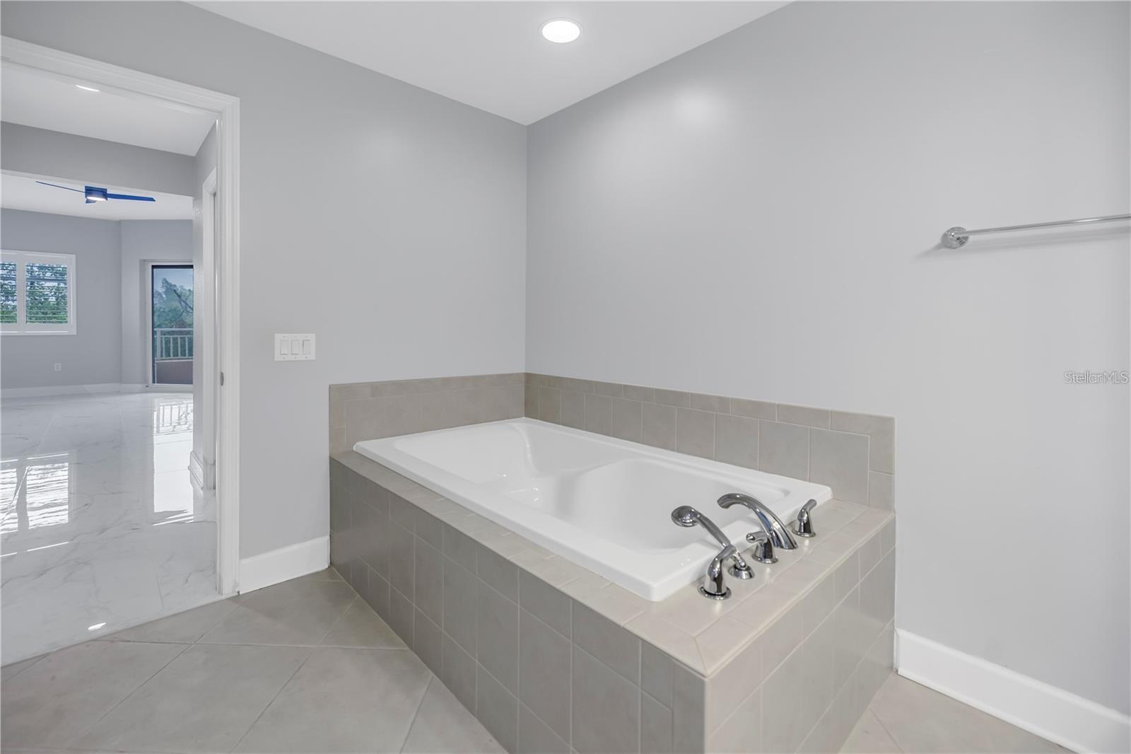 12077 Gandy Blvd N #332 Property Photo 22