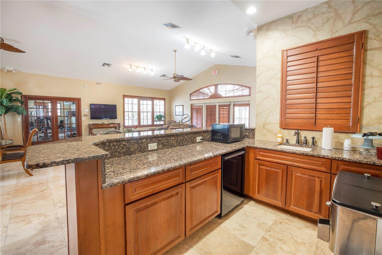 12077 Gandy Blvd N #332 Property Photo 39