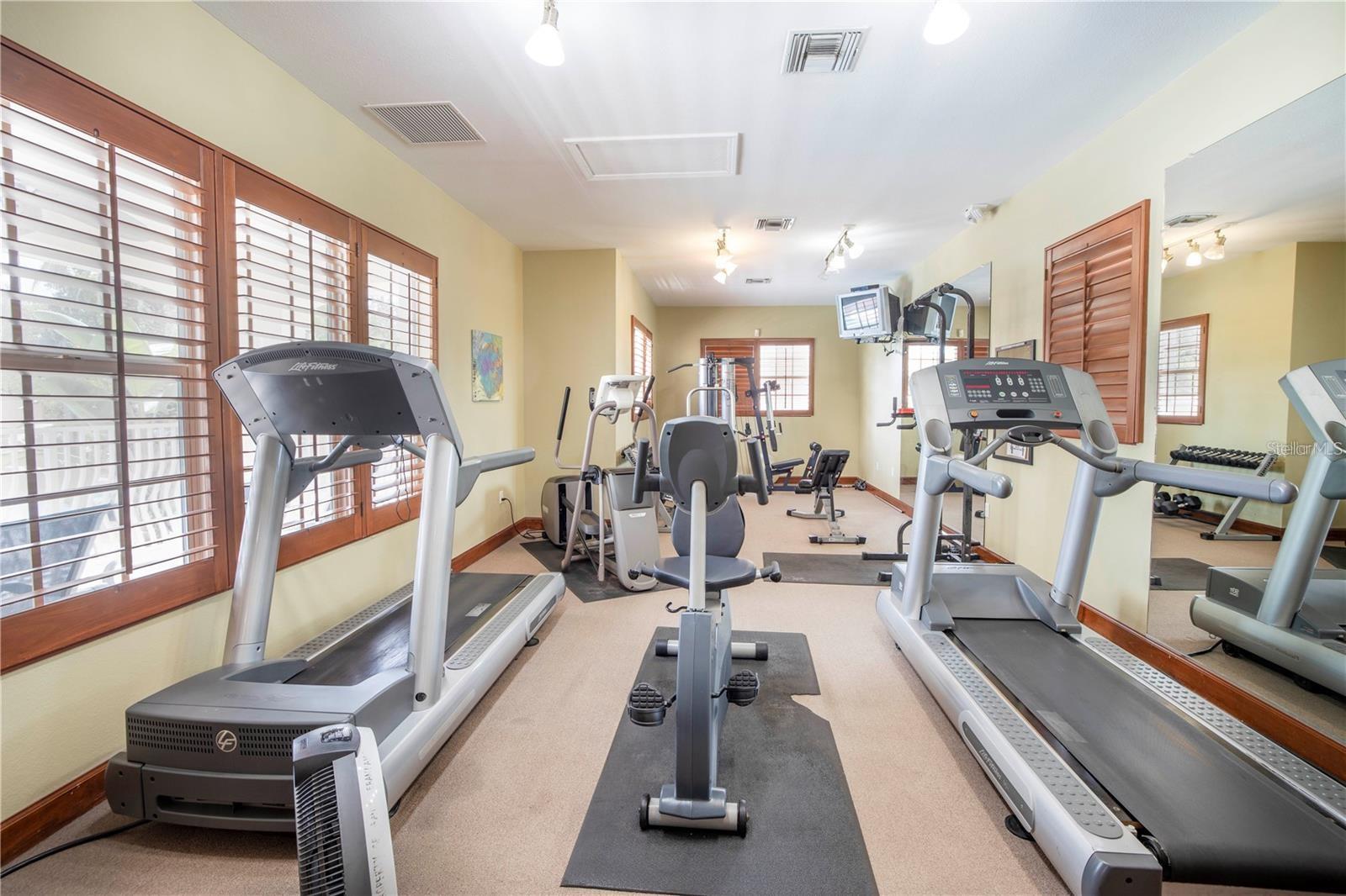 12077 Gandy Blvd N #332 Property Photo 40