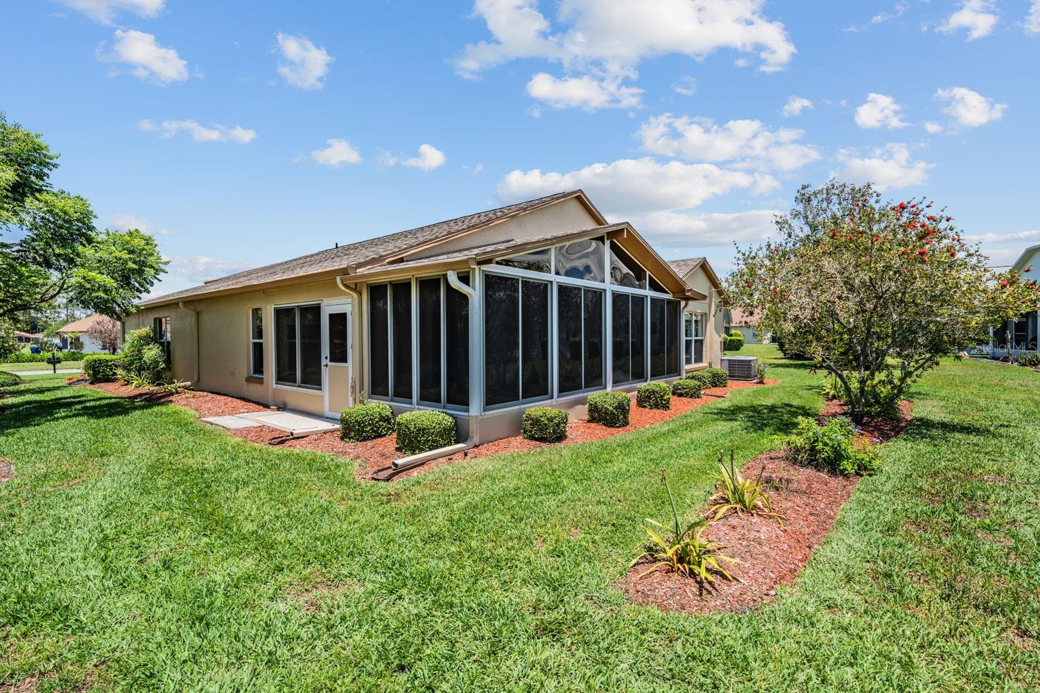11709 Spindrift Loop Property Photo 2