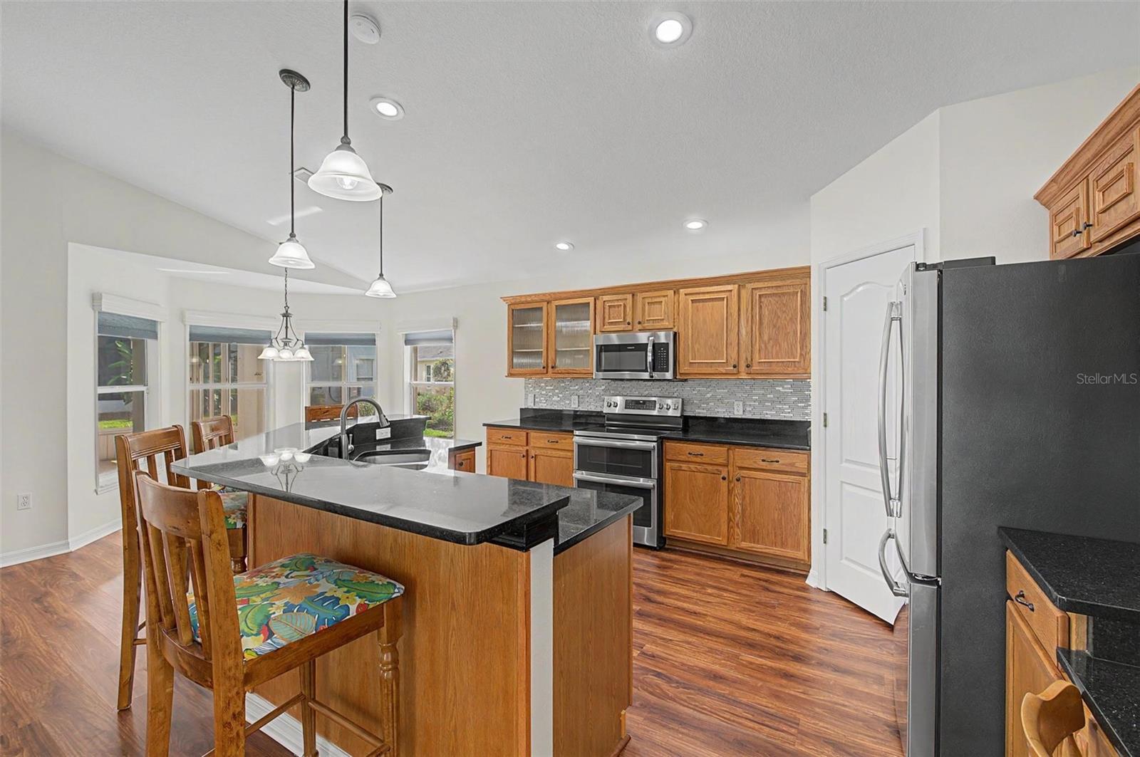 11709 Spindrift Loop Property Photo 4