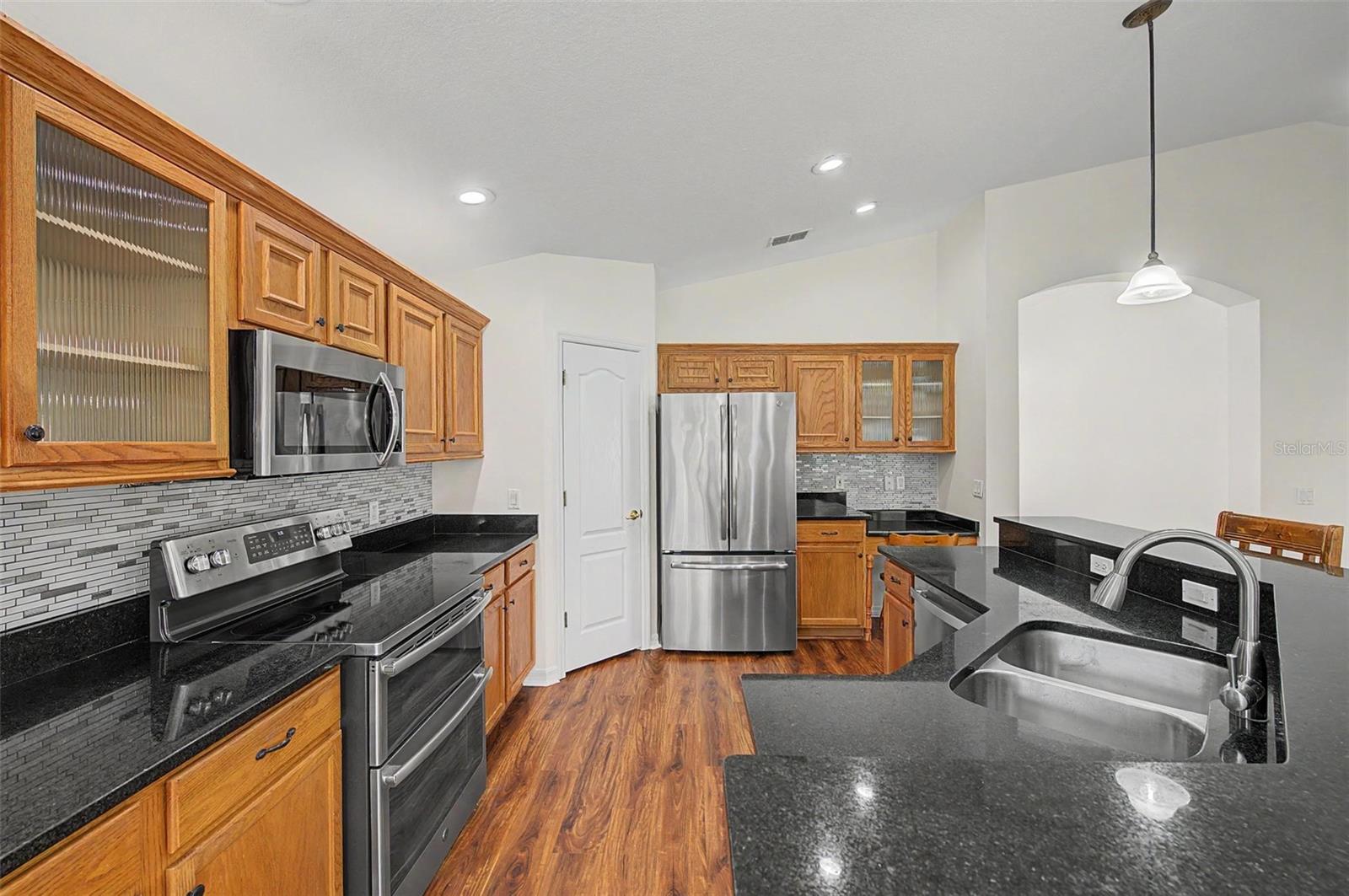 11709 Spindrift Loop Property Photo 6