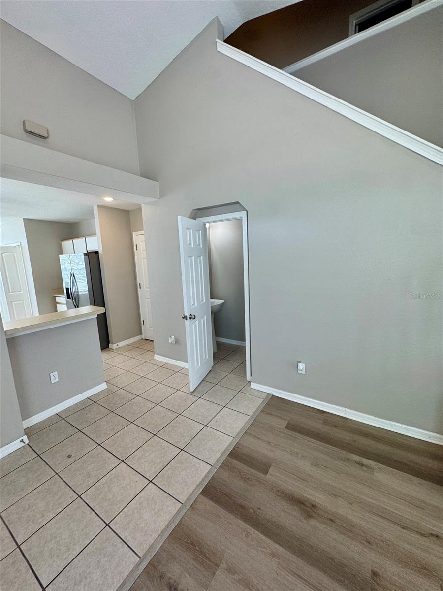 9701 Carlsdale Dr Property Photo 5
