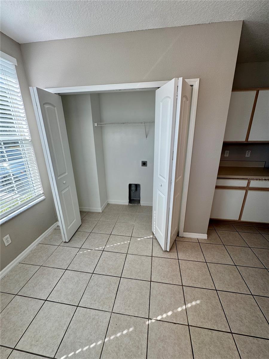 9701 Carlsdale Dr Property Photo 9
