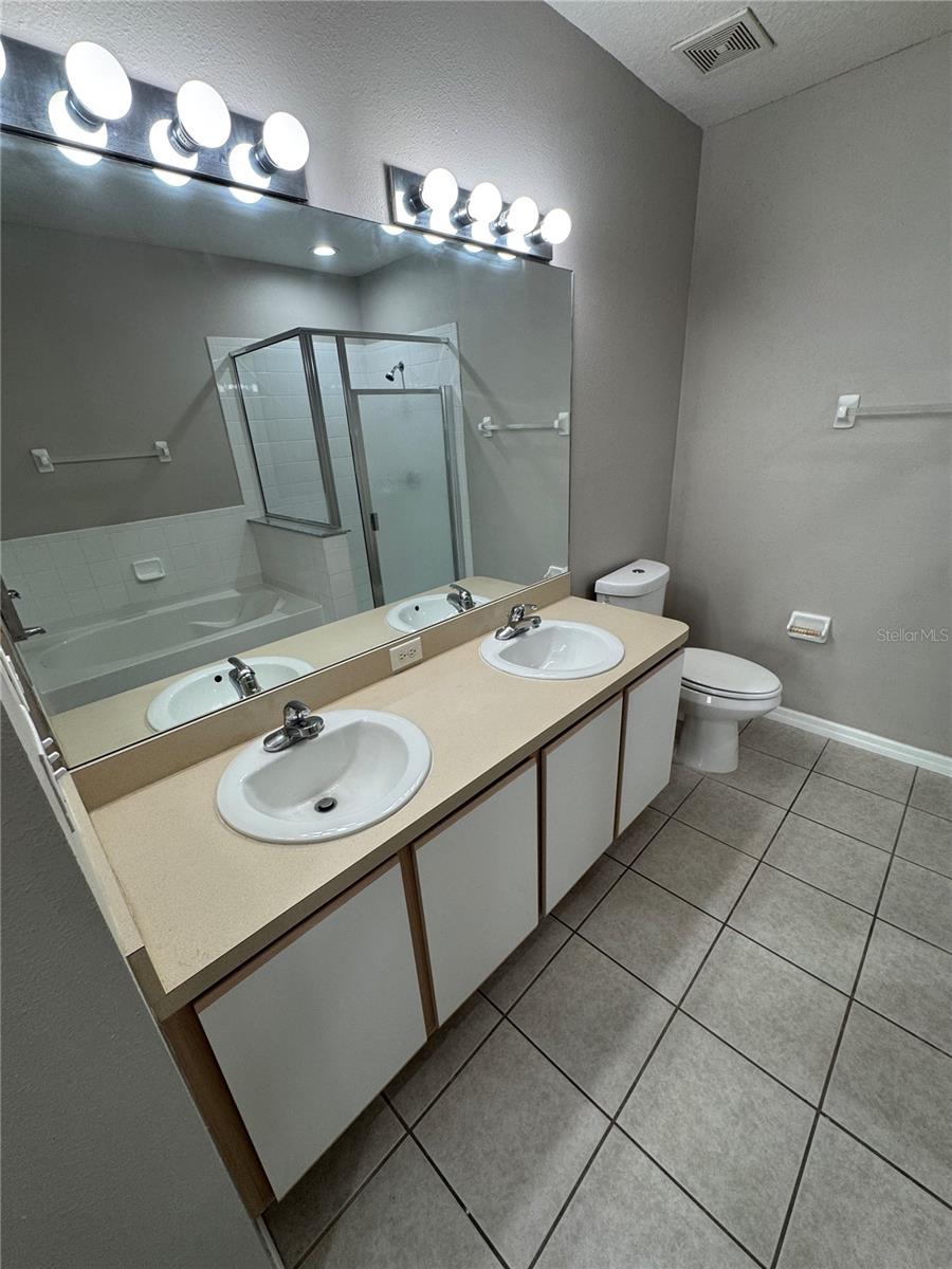 9701 Carlsdale Dr Property Photo 14