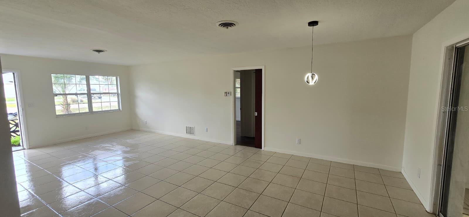 345 S Venice Blvd Property Photo 4
