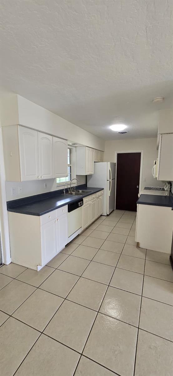345 S Venice Blvd Property Photo 6