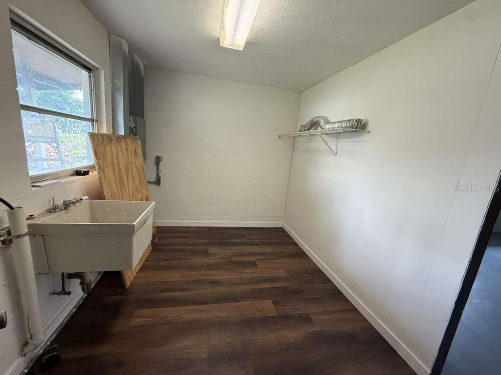 345 S Venice Blvd Property Photo 12