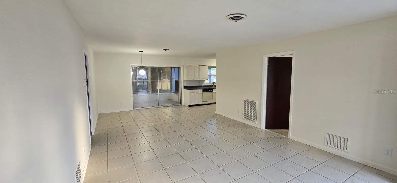 345 S Venice Blvd Property Photo 20