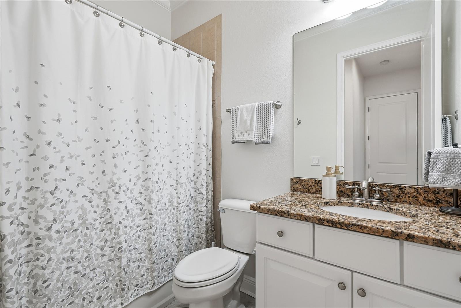 4815 Yacht Club Dr #102 Property Photo 20