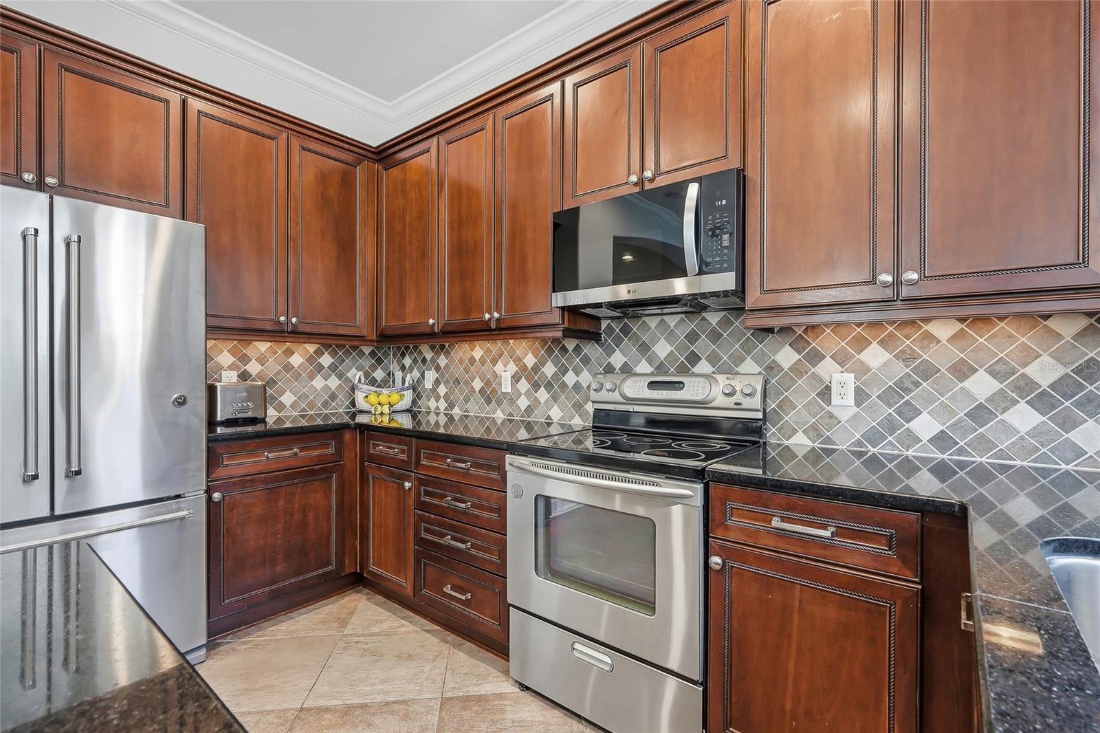 4815 Yacht Club Dr #102 Property Photo 23