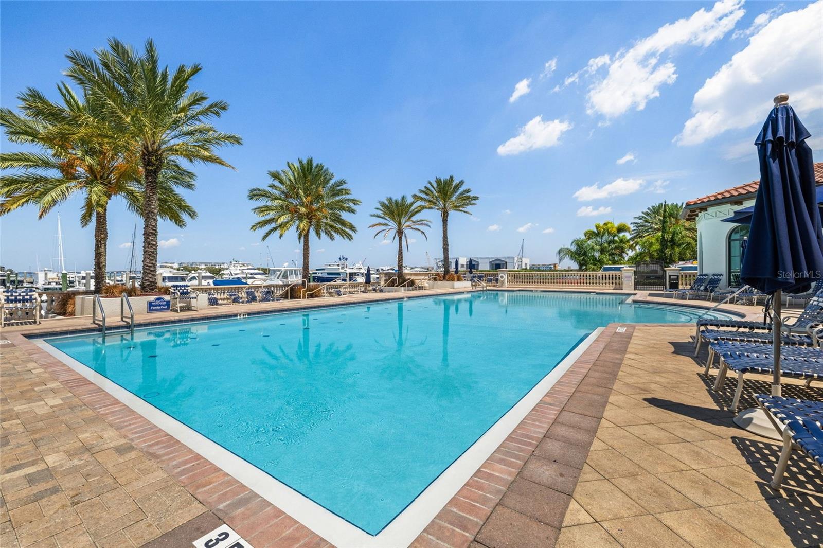 4815 Yacht Club Dr #102 Property Photo 47