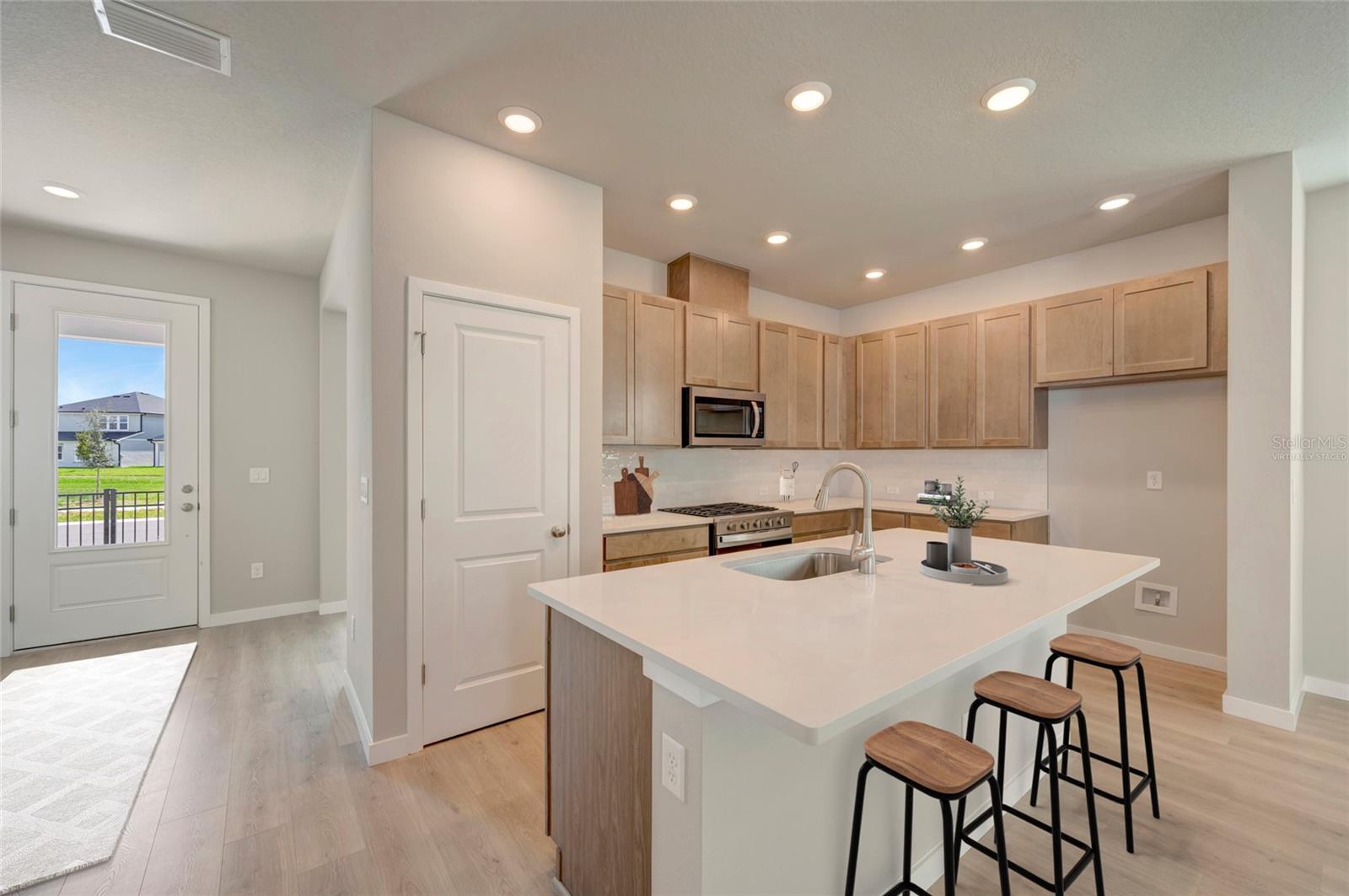 2823 Crimson Cap St Property Photo 2