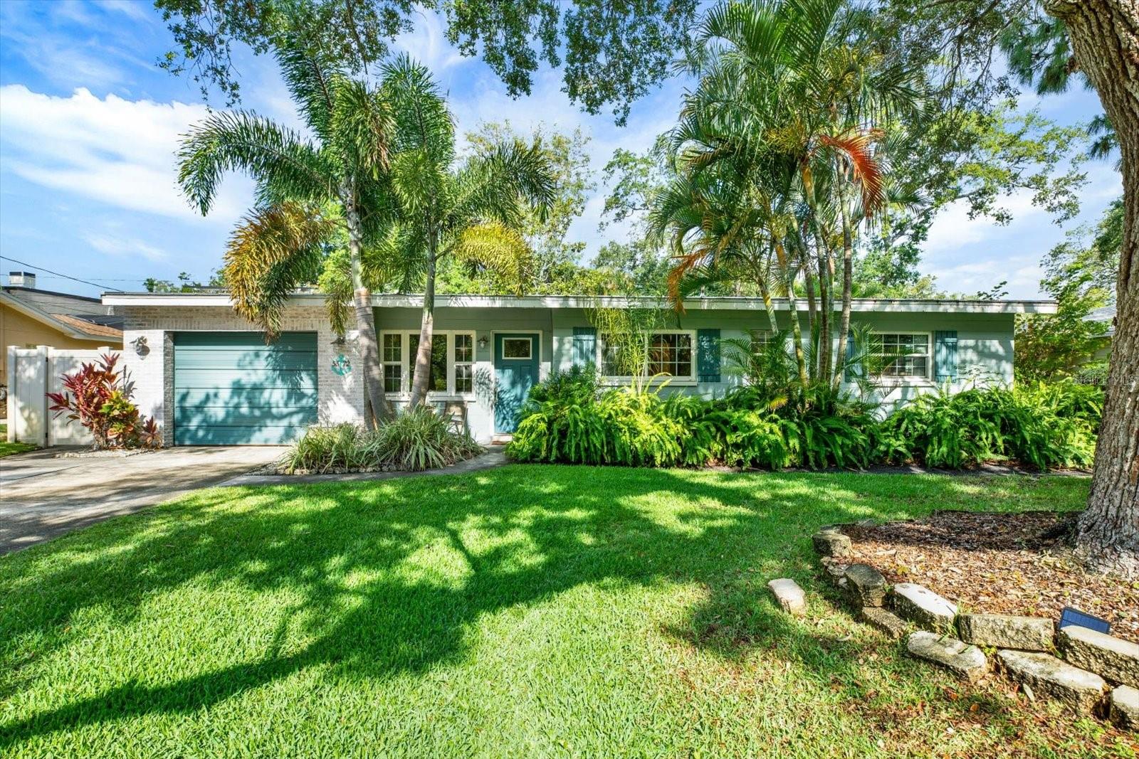 5572 100TH WAY N Property Photo 1