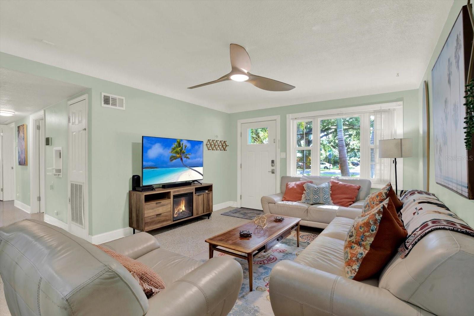 5572 100th Way N Property Photo 4