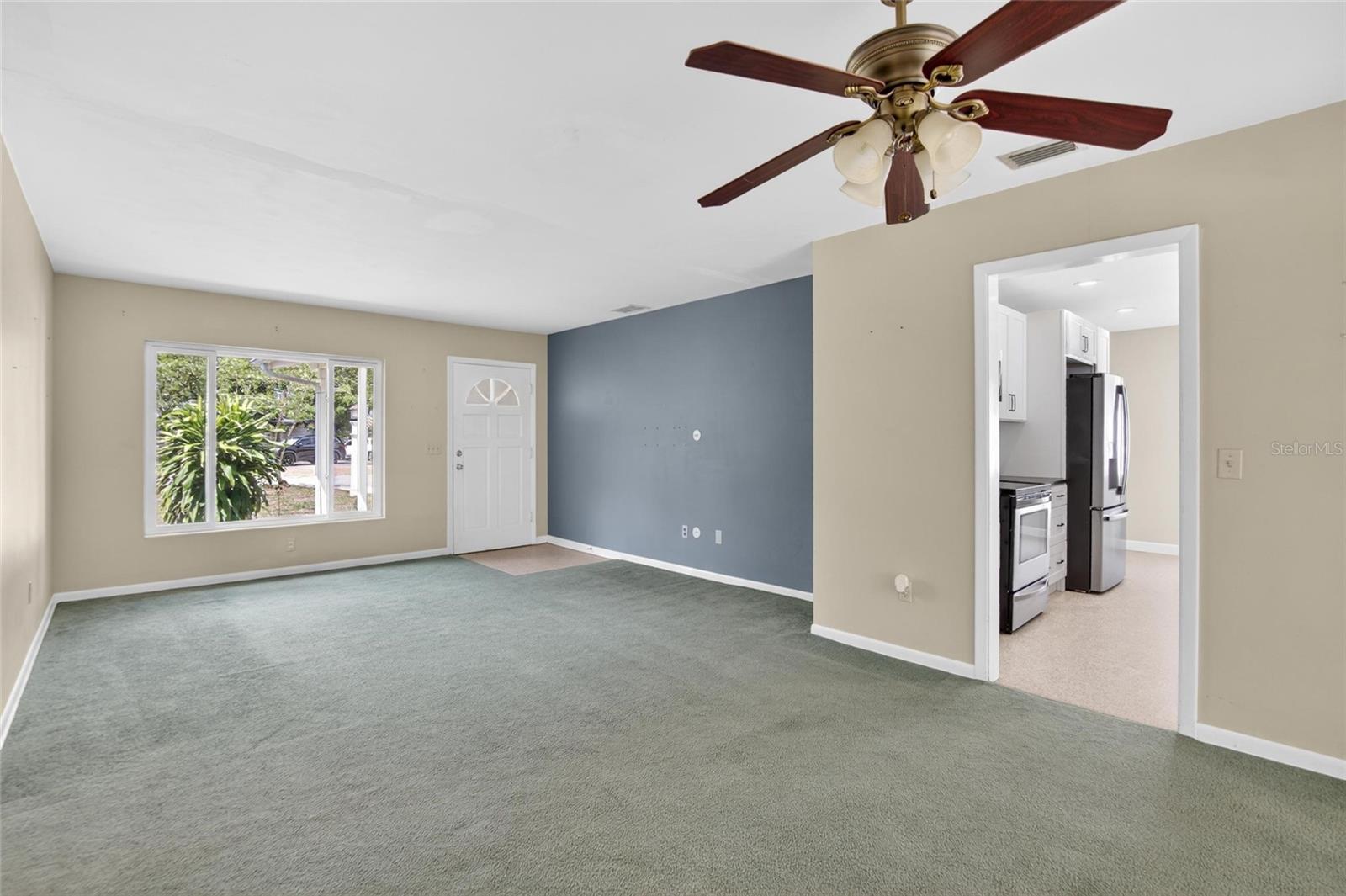 2115 Euclid Cir E Property Photo 10