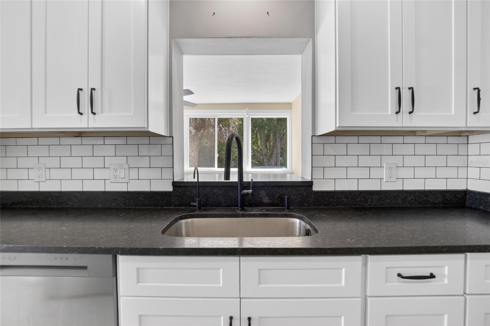 2115 Euclid Cir E Property Photo 13