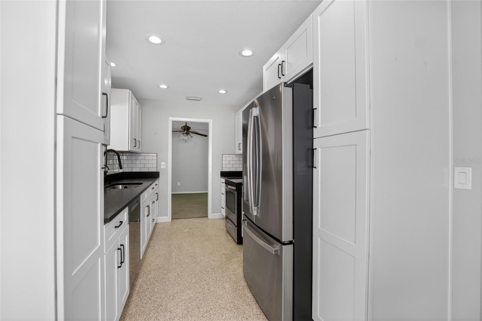 2115 Euclid Cir E Property Photo 14