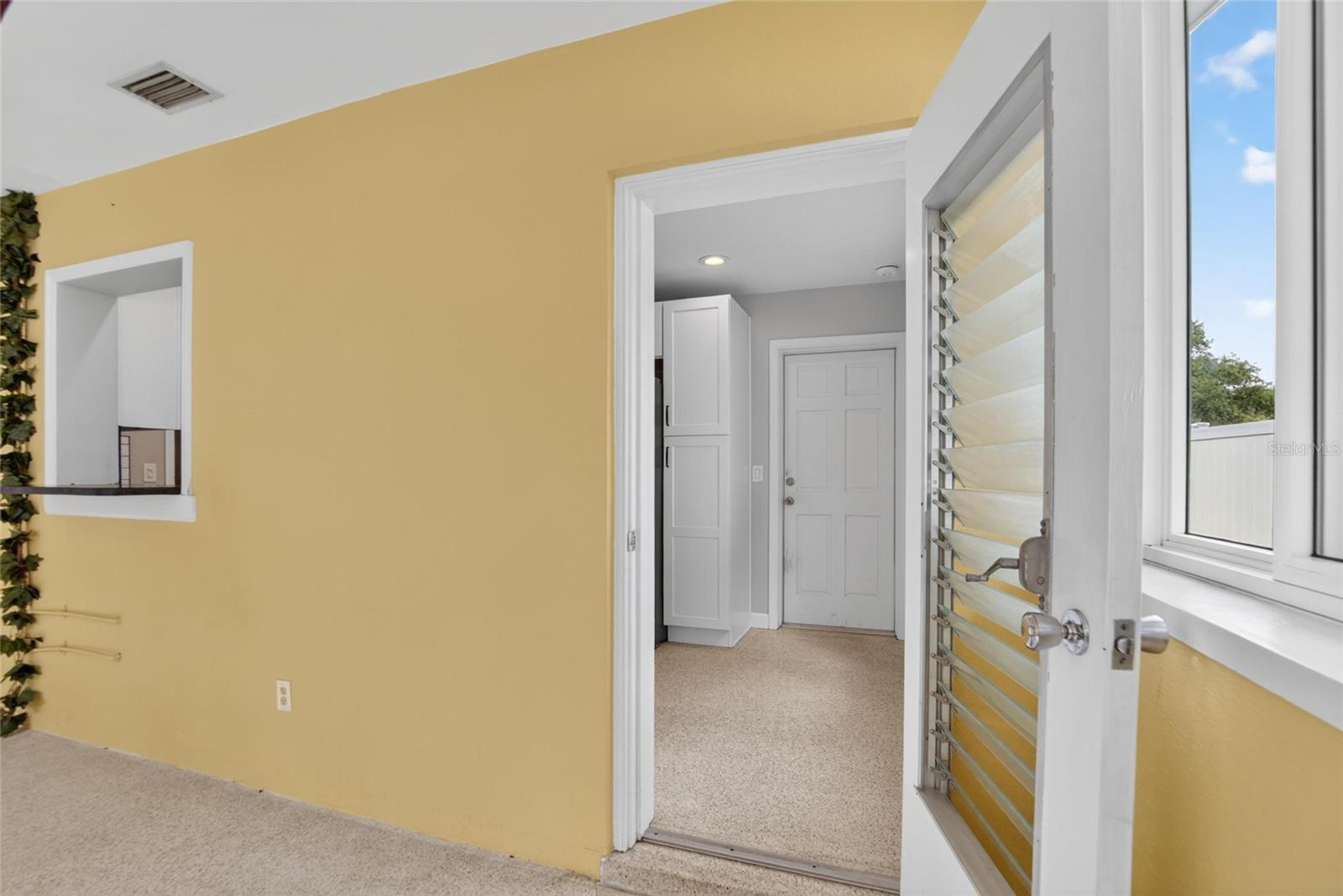 2115 Euclid Cir E Property Photo 22