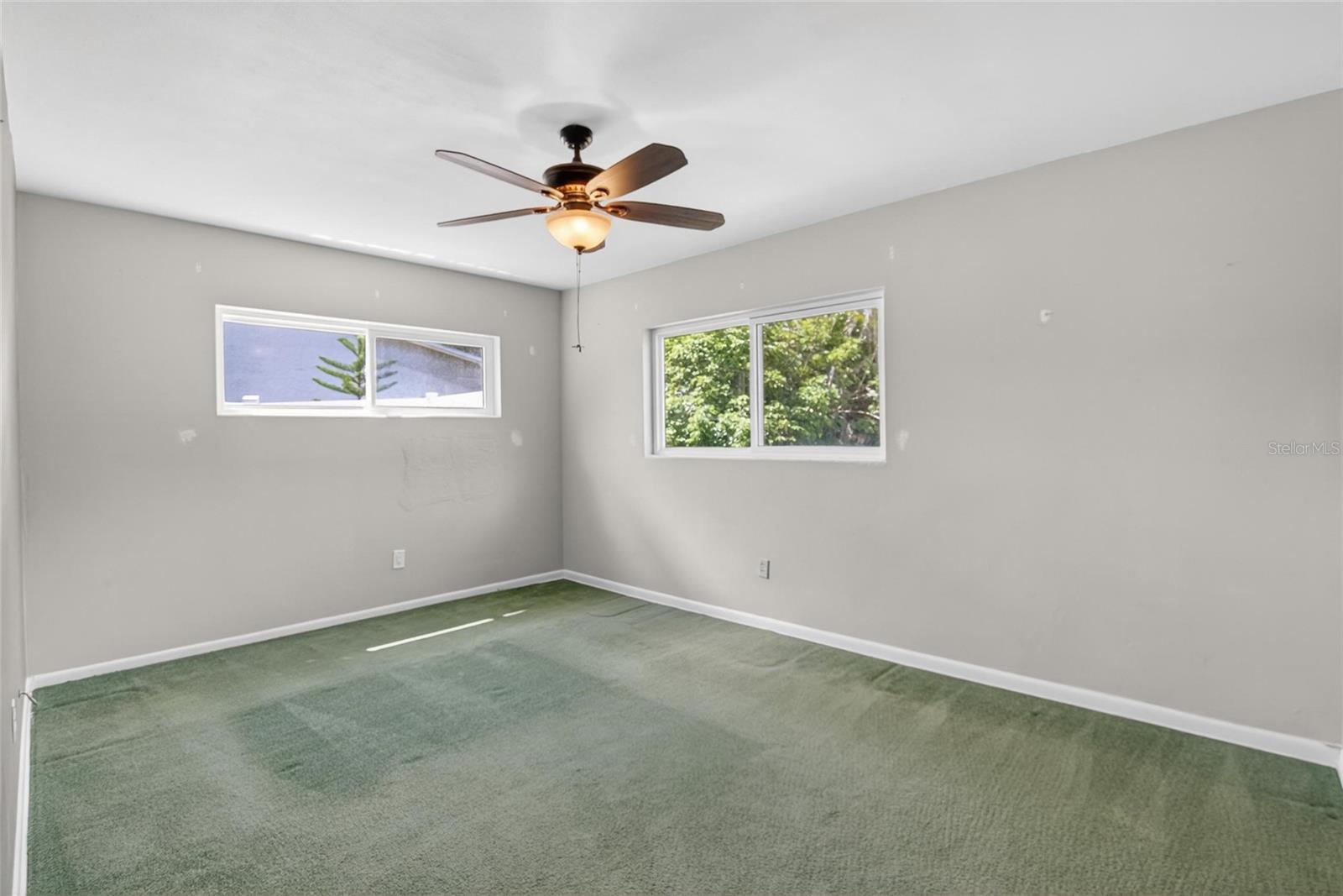 2115 Euclid Cir E Property Photo 23