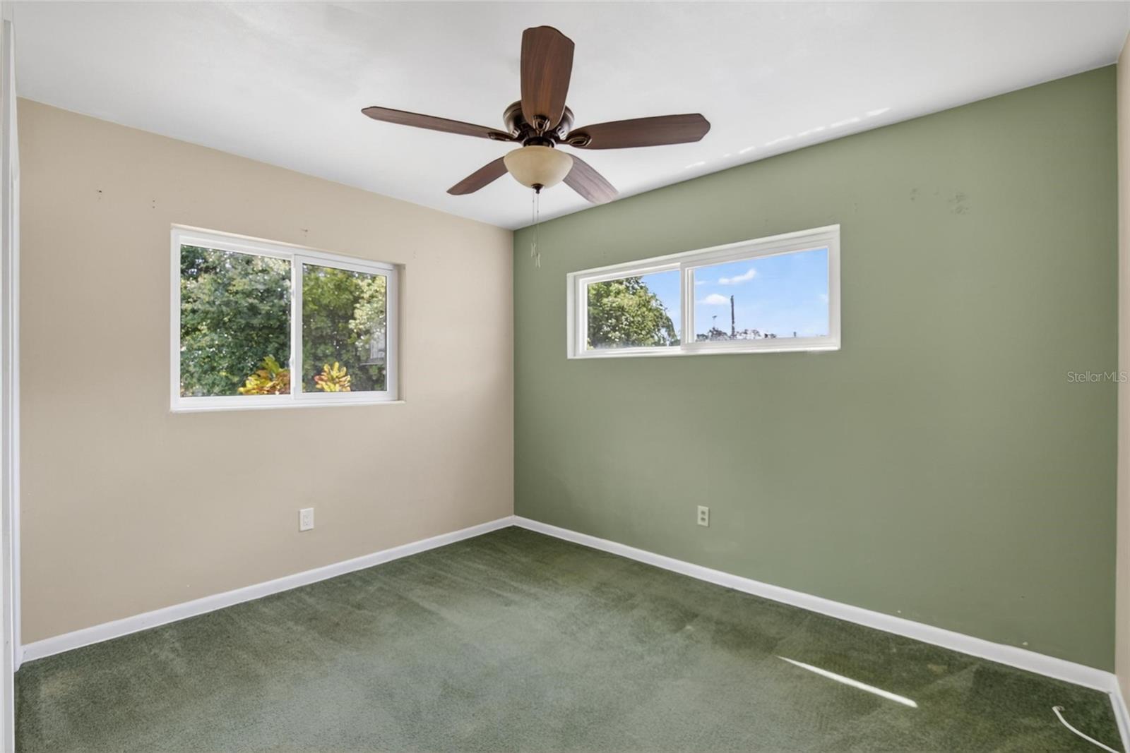 2115 Euclid Cir E Property Photo 27