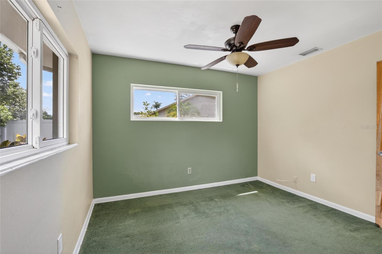 2115 Euclid Cir E Property Photo 31