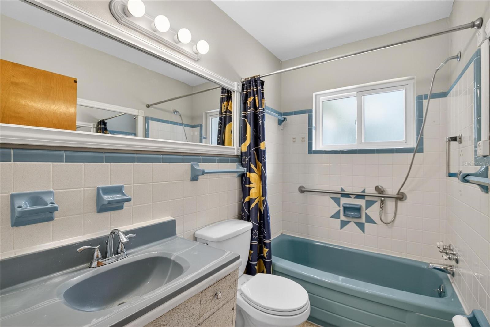 2115 Euclid Cir E Property Photo 32
