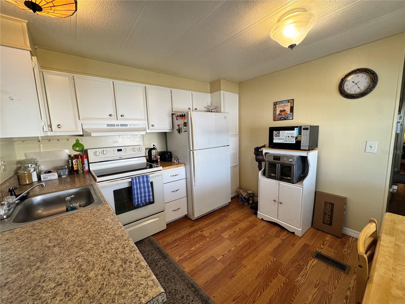 420 49th St E #20 Property Photo 11