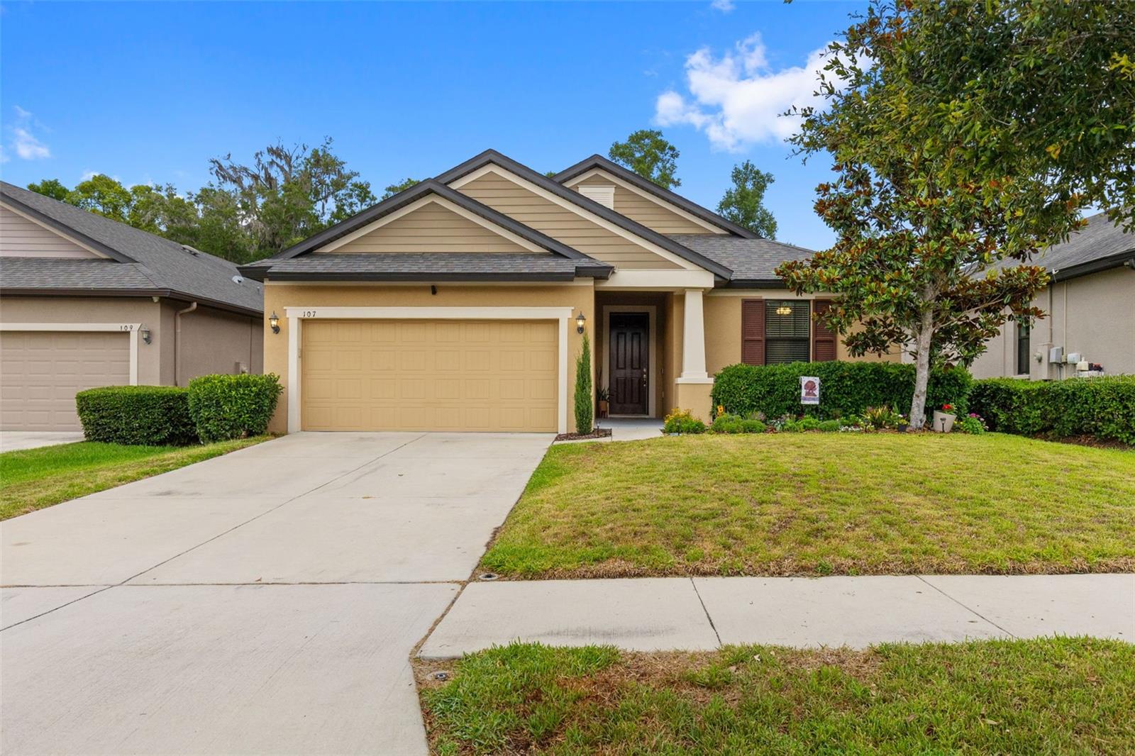 107 Elina Sky Dr Property Photo 2