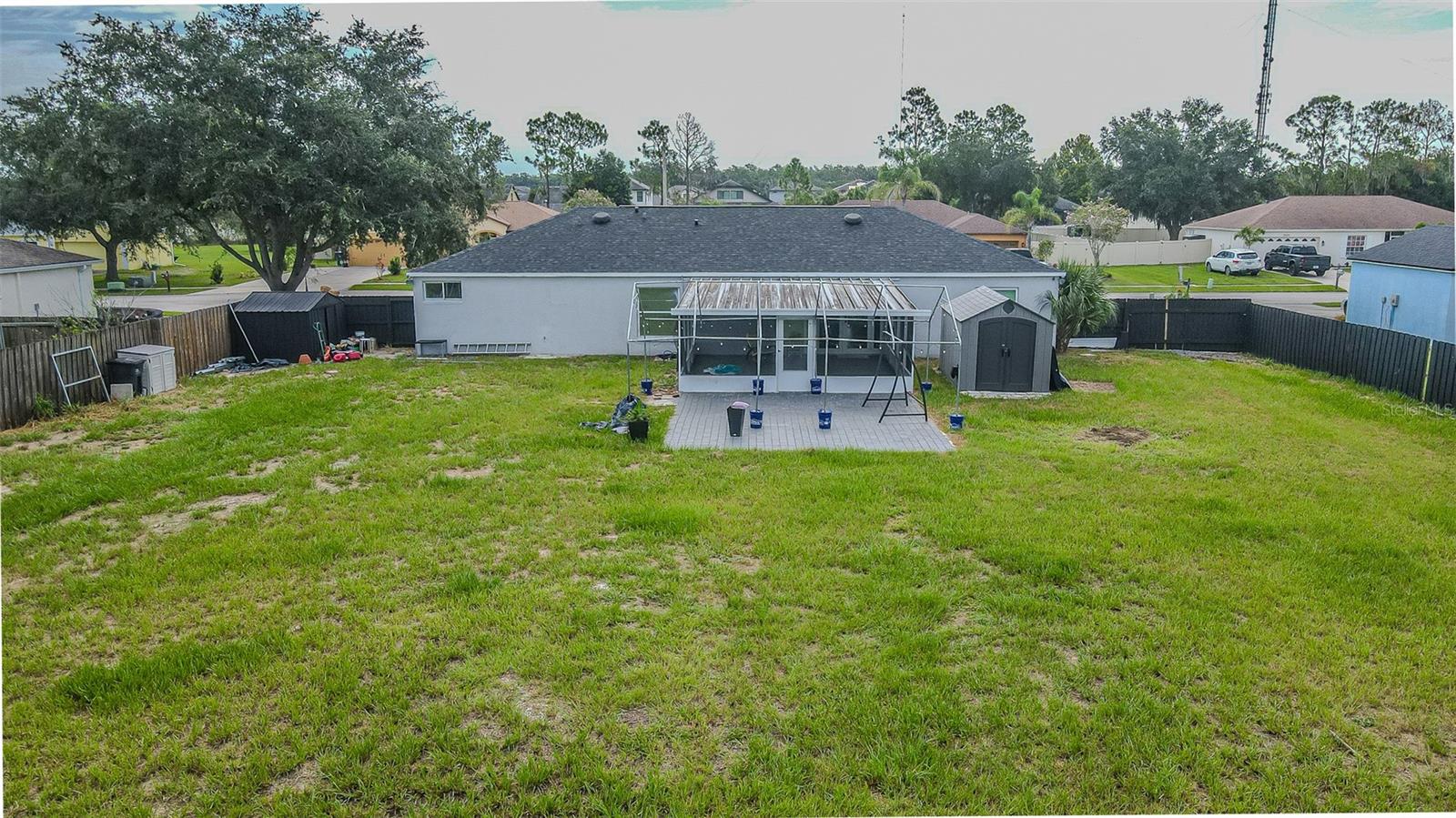 12121 Colonial Estates Ln Property Photo 10