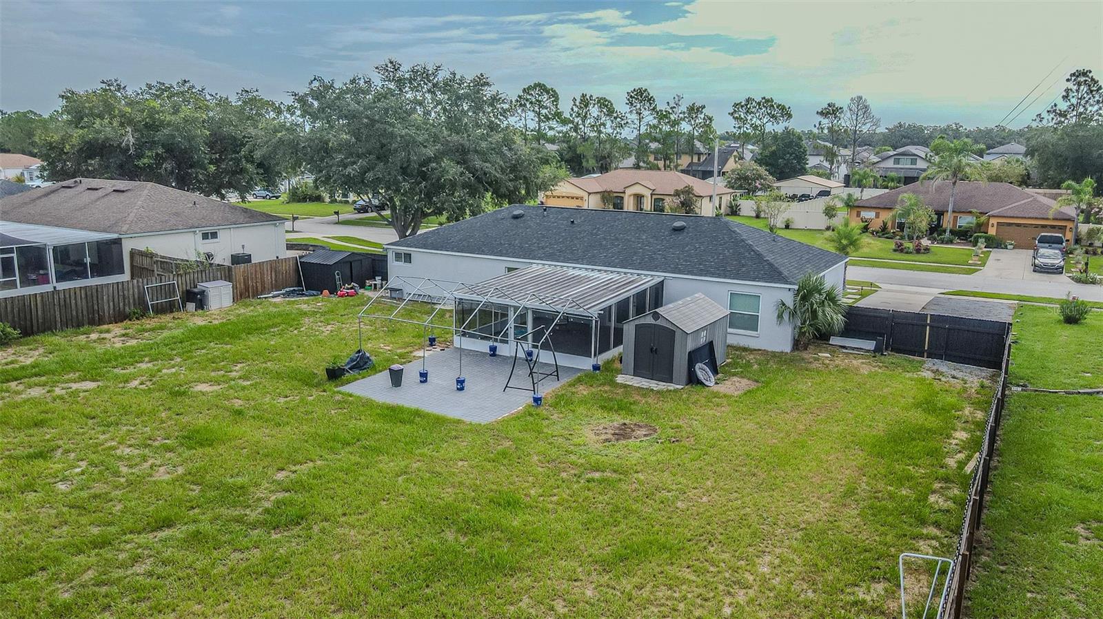 12121 Colonial Estates Ln Property Photo 11