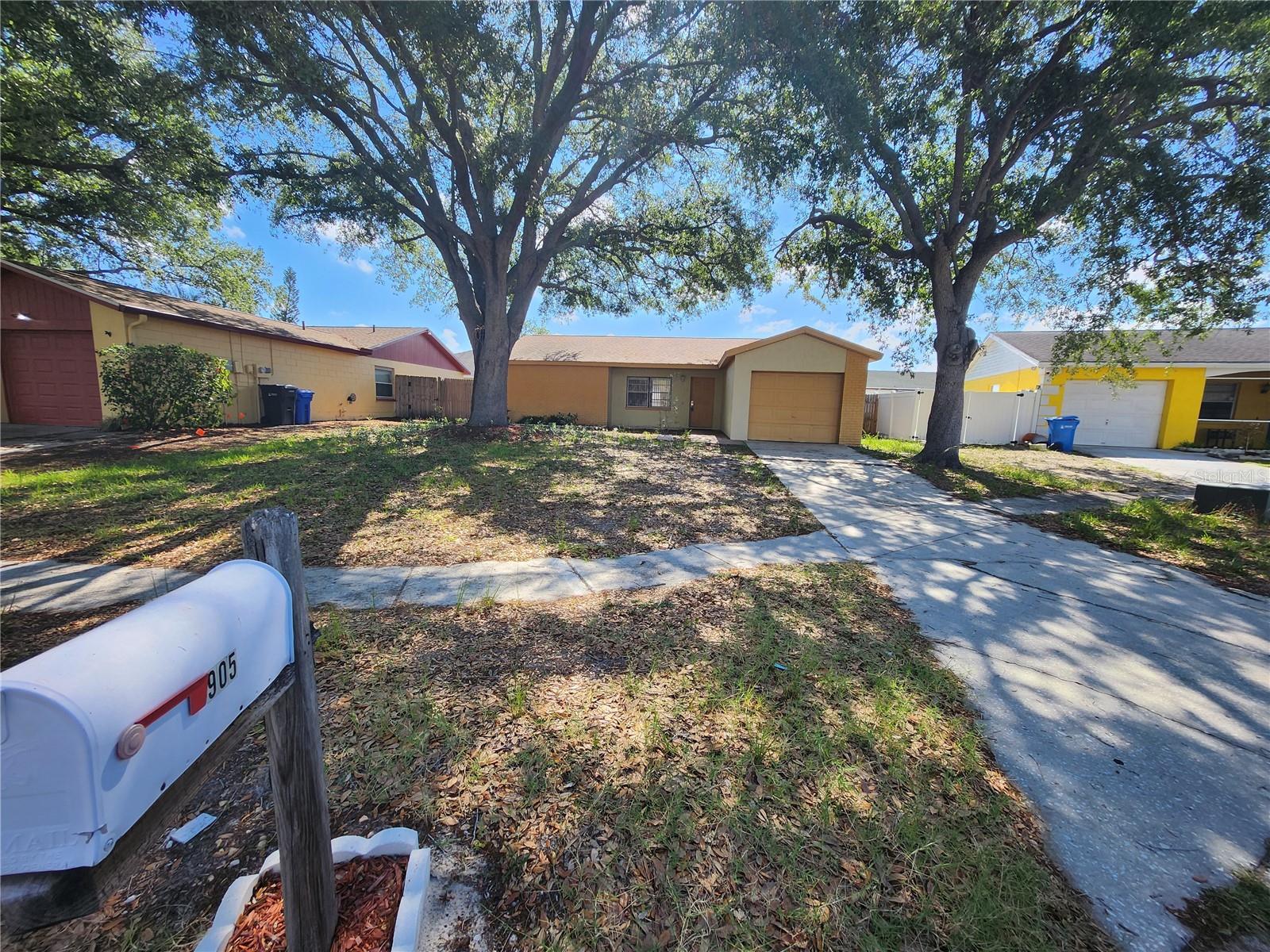 905 Old Field Dr Property Photo 1