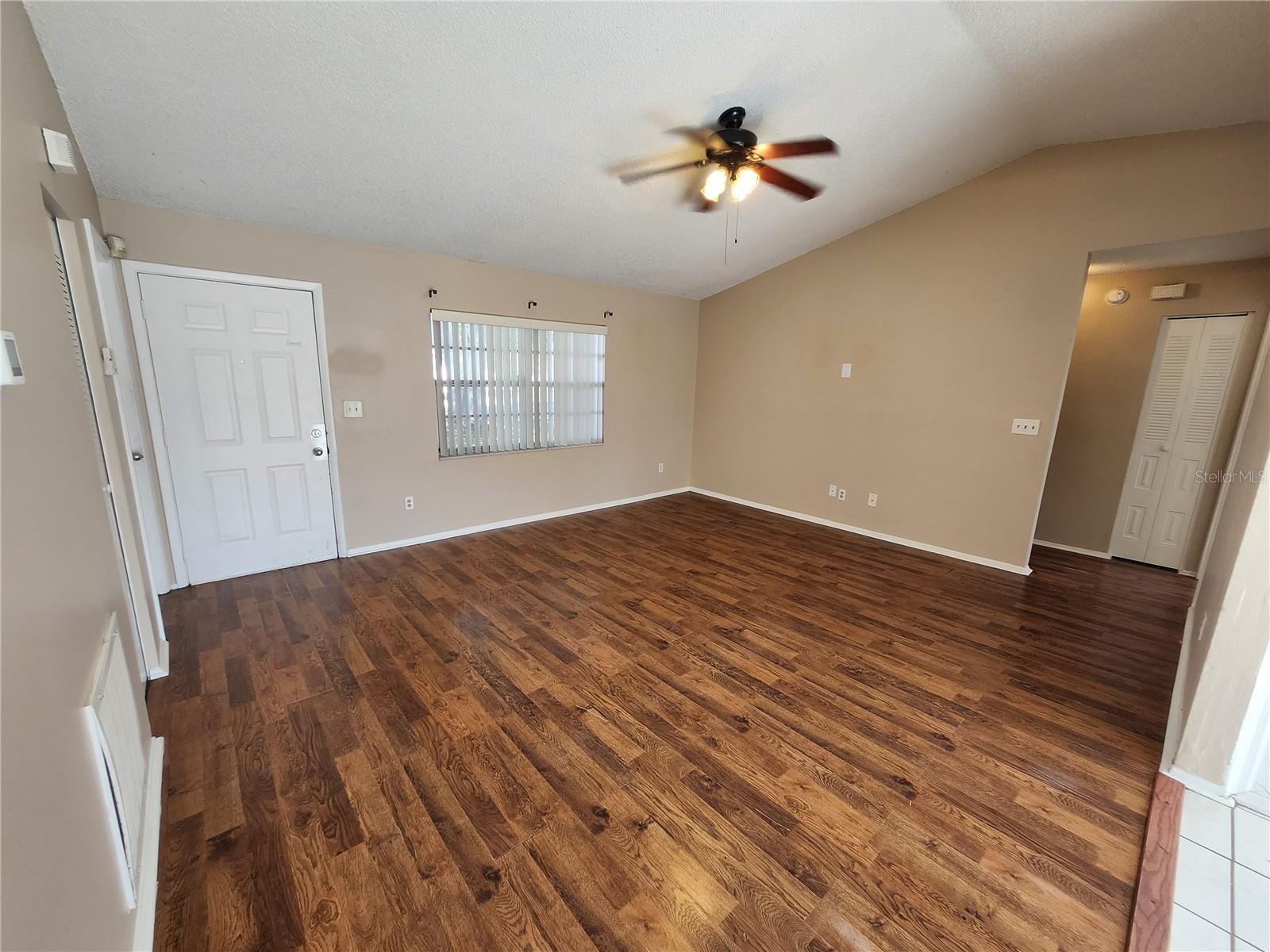 905 Old Field Dr Property Photo 7