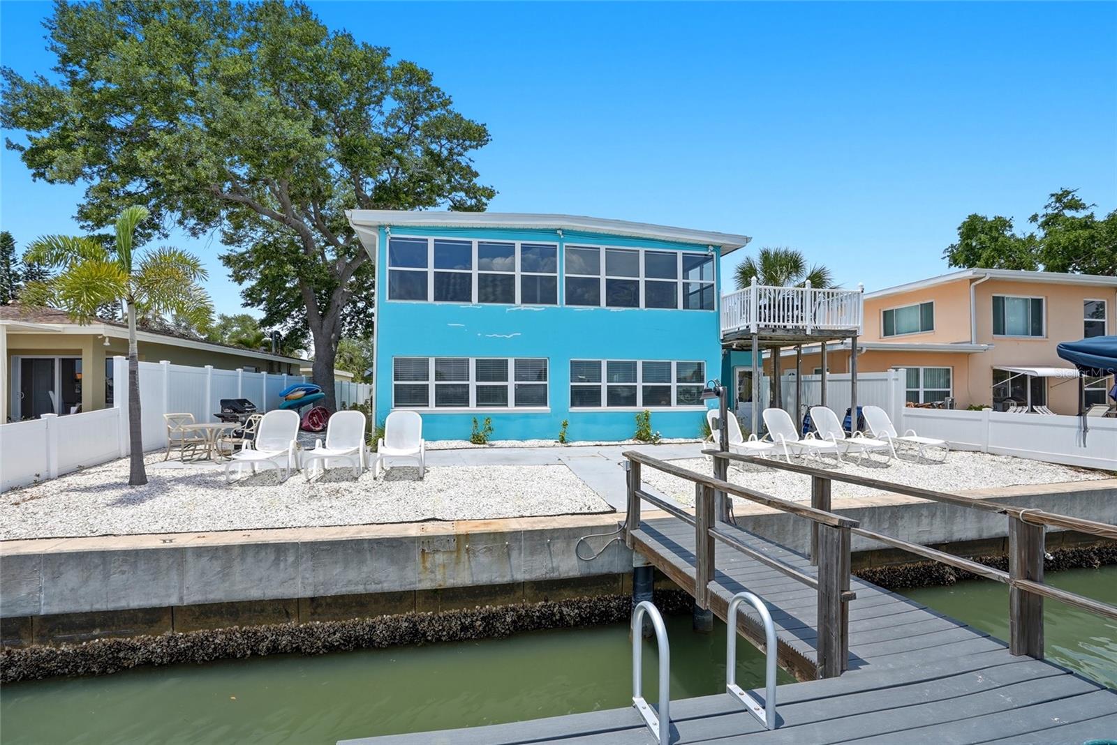 2311 Bay Blvd Property Photo 3
