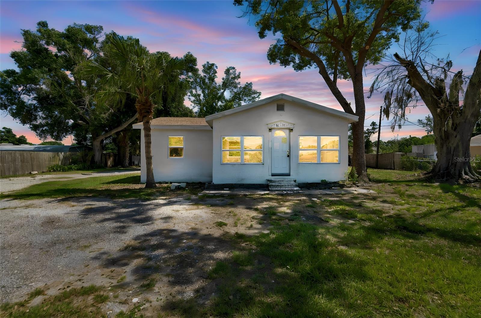 1611 E Shell Point Rd Property Photo 1