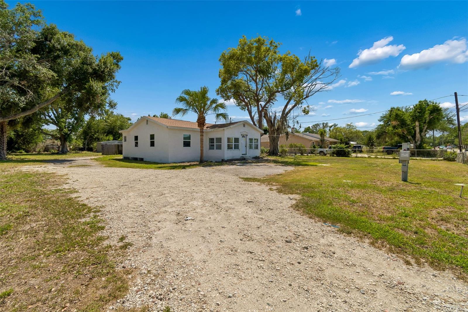 1611 E Shell Point Rd Property Photo 4