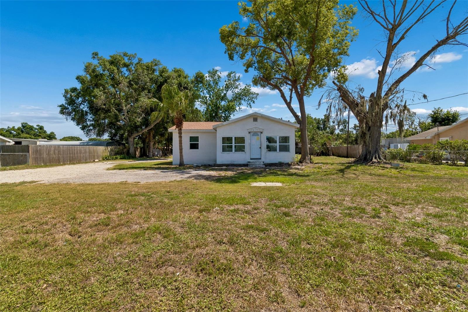 1611 E Shell Point Rd Property Photo 8