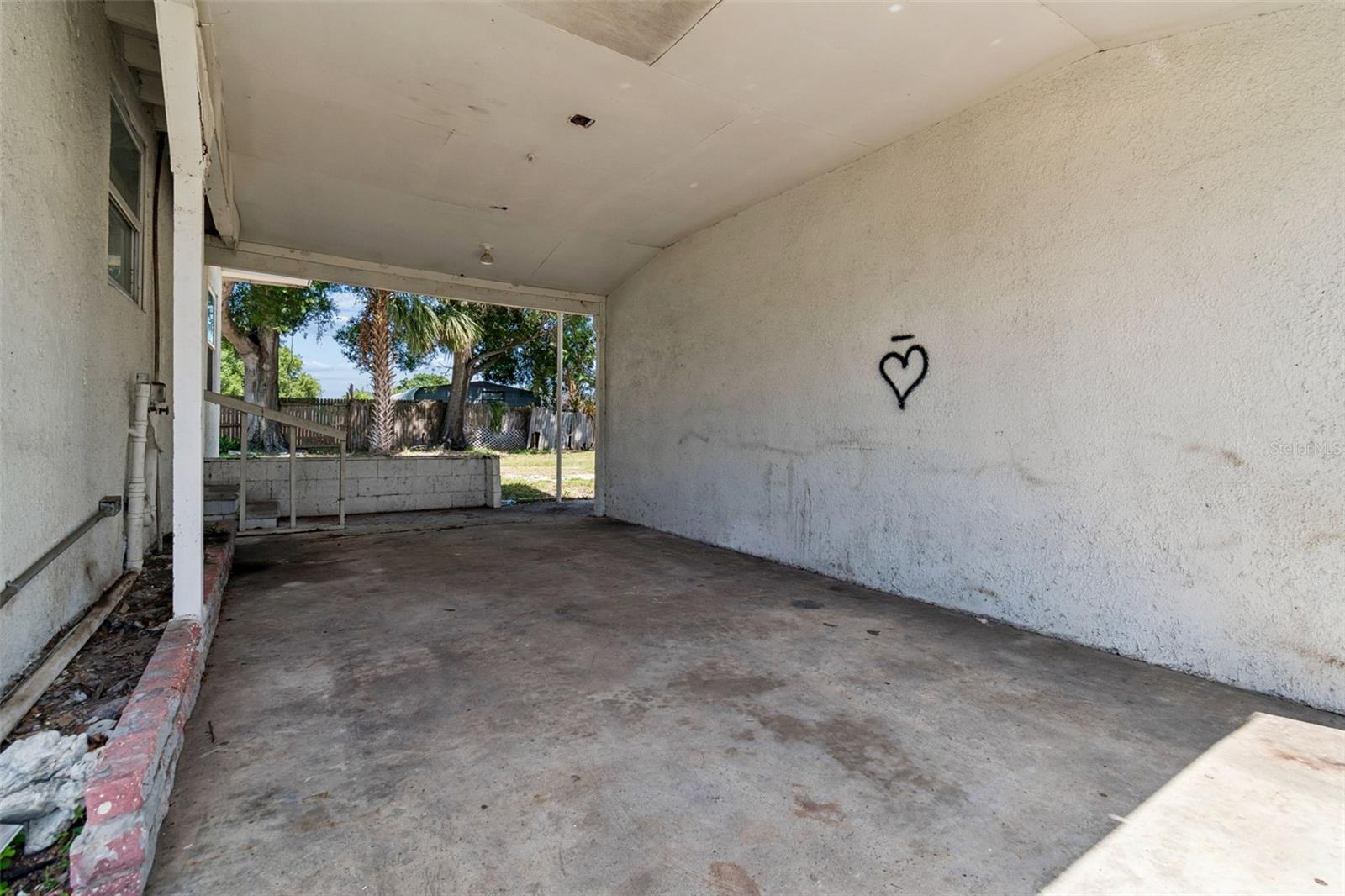 1611 E Shell Point Rd Property Photo 10