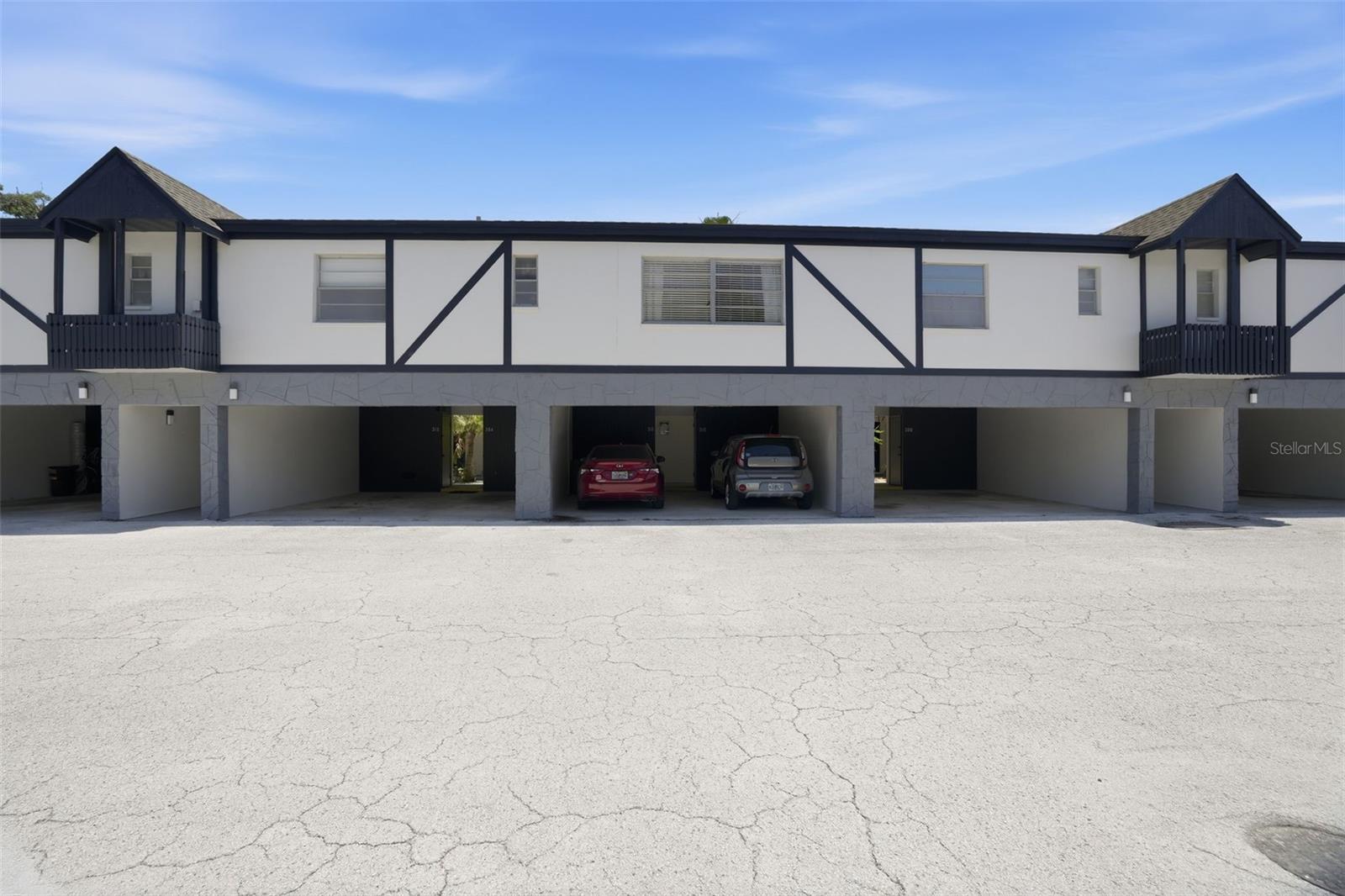 1127 King Arthur Ct #316 Property Photo 1