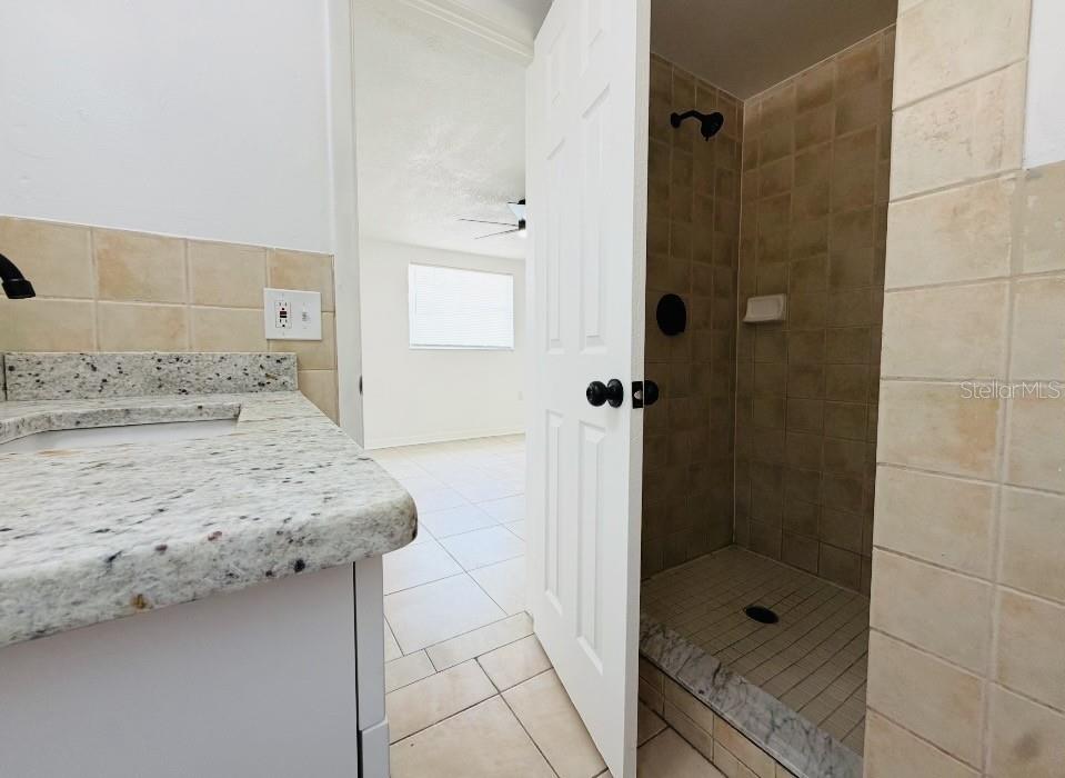 7412 University Dr Property Photo 8