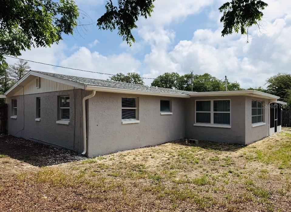 7412 University Dr Property Photo 17