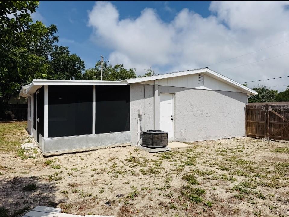 7412 University Dr Property Photo 18
